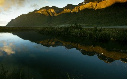 新西兰旅游攻略大概需要多少钱,新西兰旅游贵吗现在