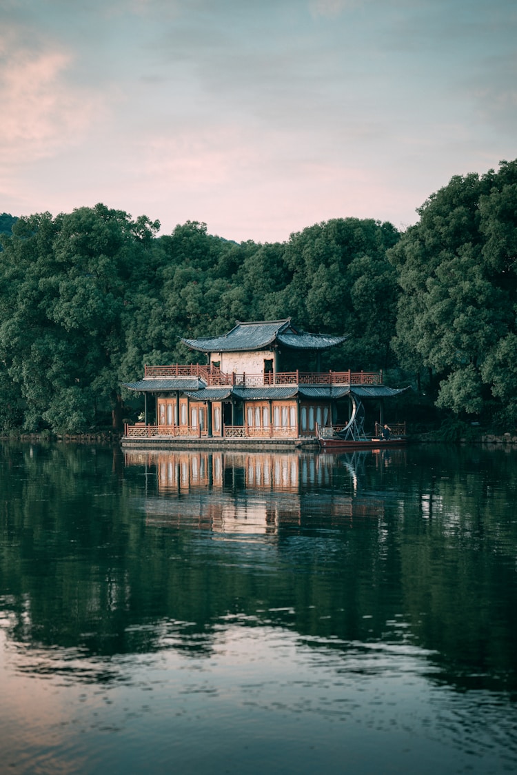 杭州的旅游景点有哪些浙江省省会,杭州的旅游景点有哪些地理插图