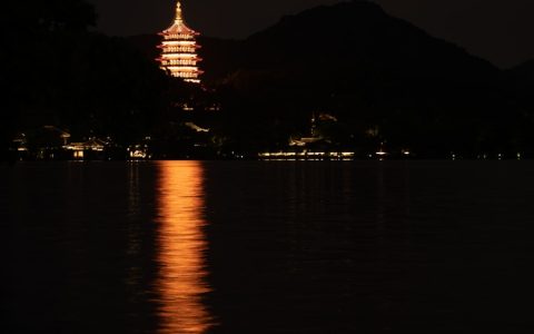 杭州旅游下雨怎么办,杭州旅游住哪里比较方便游玩