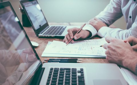 西西弗书店主管级,个人存款500万需调查