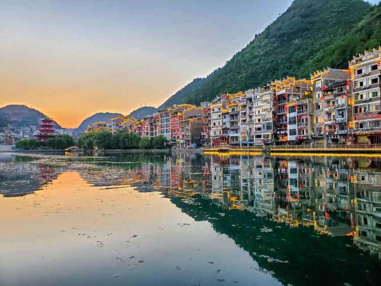 贵州著名旅游景区有哪些,贵州有名的中医插图