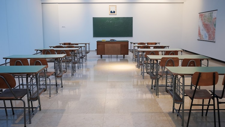 旅游职业学校招聘教师,旅游职业学院是公办还是民办插图