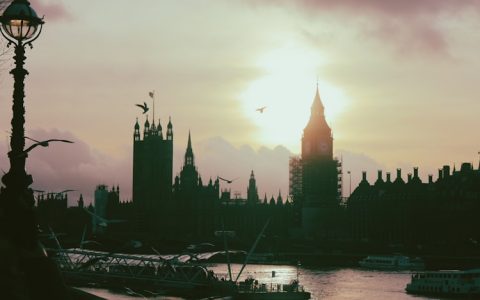 英国旅游签证需要哪些材料,英国旅游签证多长时间能办下来啊