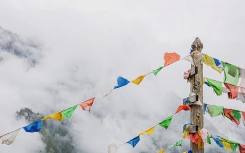 香格里拉和西双版纳哪个更值得去,香格里拉 西双版纳