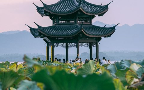 住哪个地方好,带孩子杭州旅游的文案