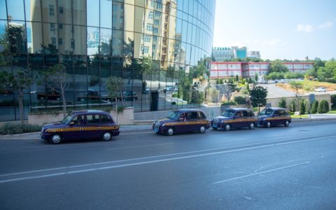 开轿车旅游车颜色有讲究吗,开轿车旅游在后备箱放一个歺桌可以吗