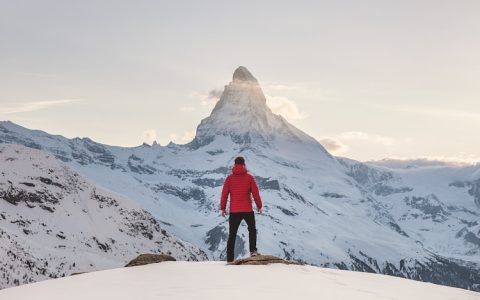红色旅游的问题与出路,红色旅游的影响