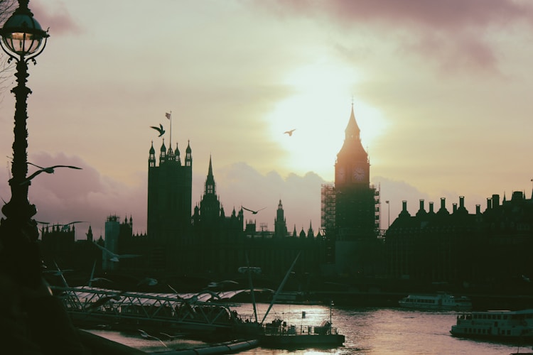 英国旅游签证需要哪些材料,英国旅游签证多长时间能办下来啊插图